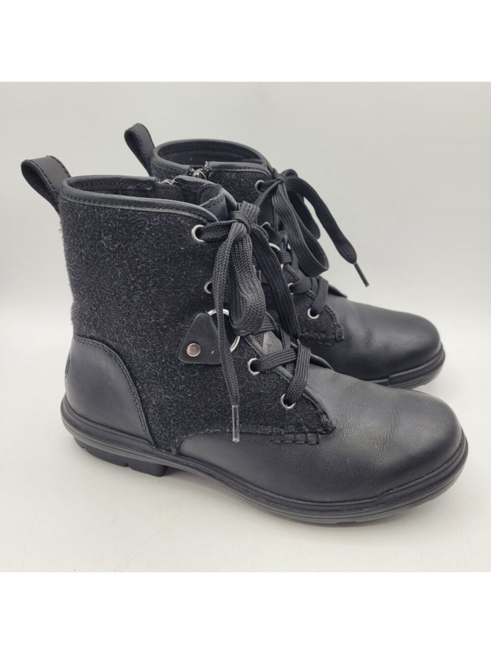 UGG Hapsburg Women's Size 6 Hiker Boot Fall Winter Leather Wool Black Lace Zip